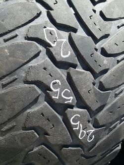 295 55 20 one good Toyo truck tire