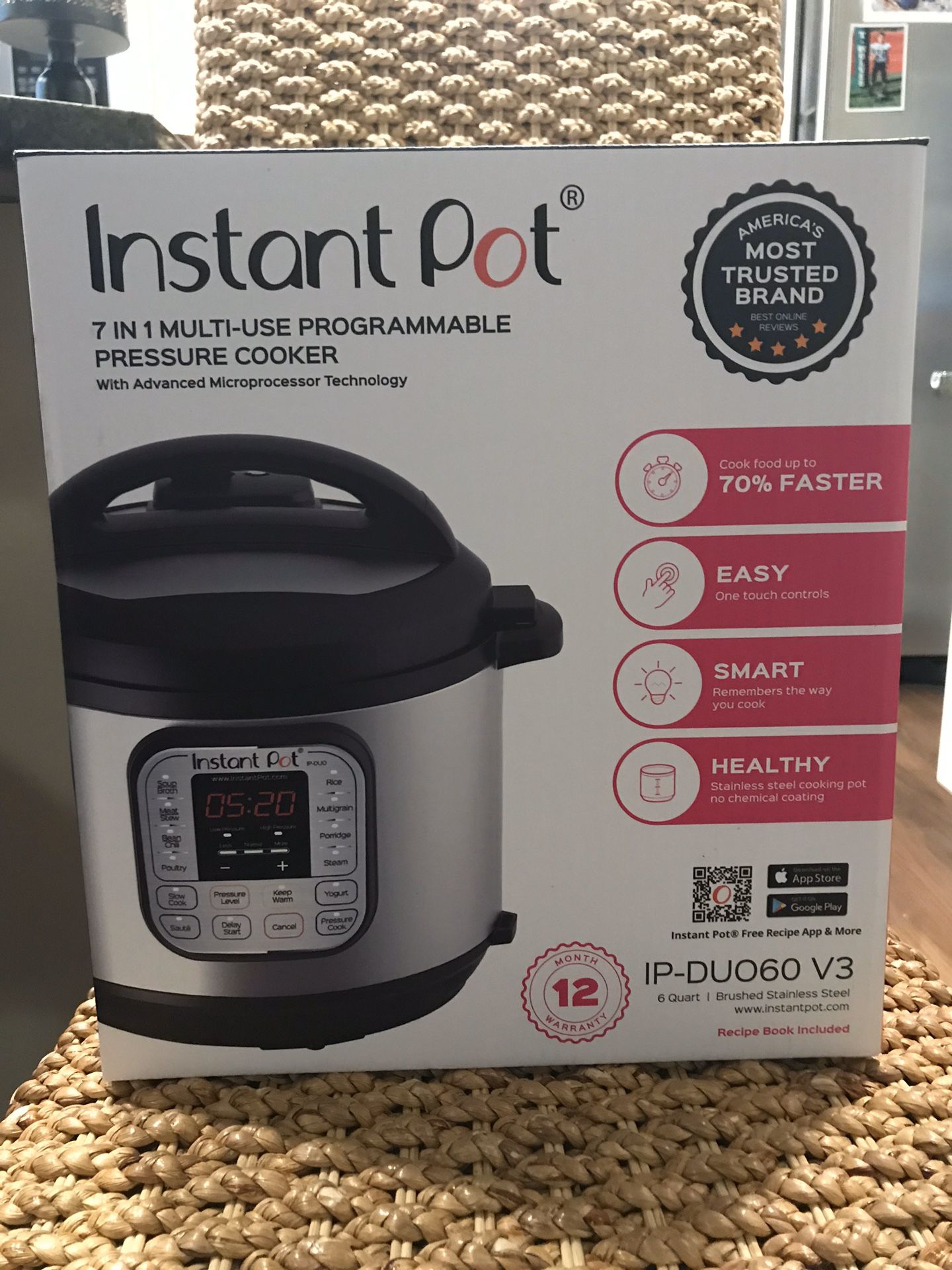 Instant Pot 6 quart 7 In 1 Multi Programmable with Advanced Microprocessor