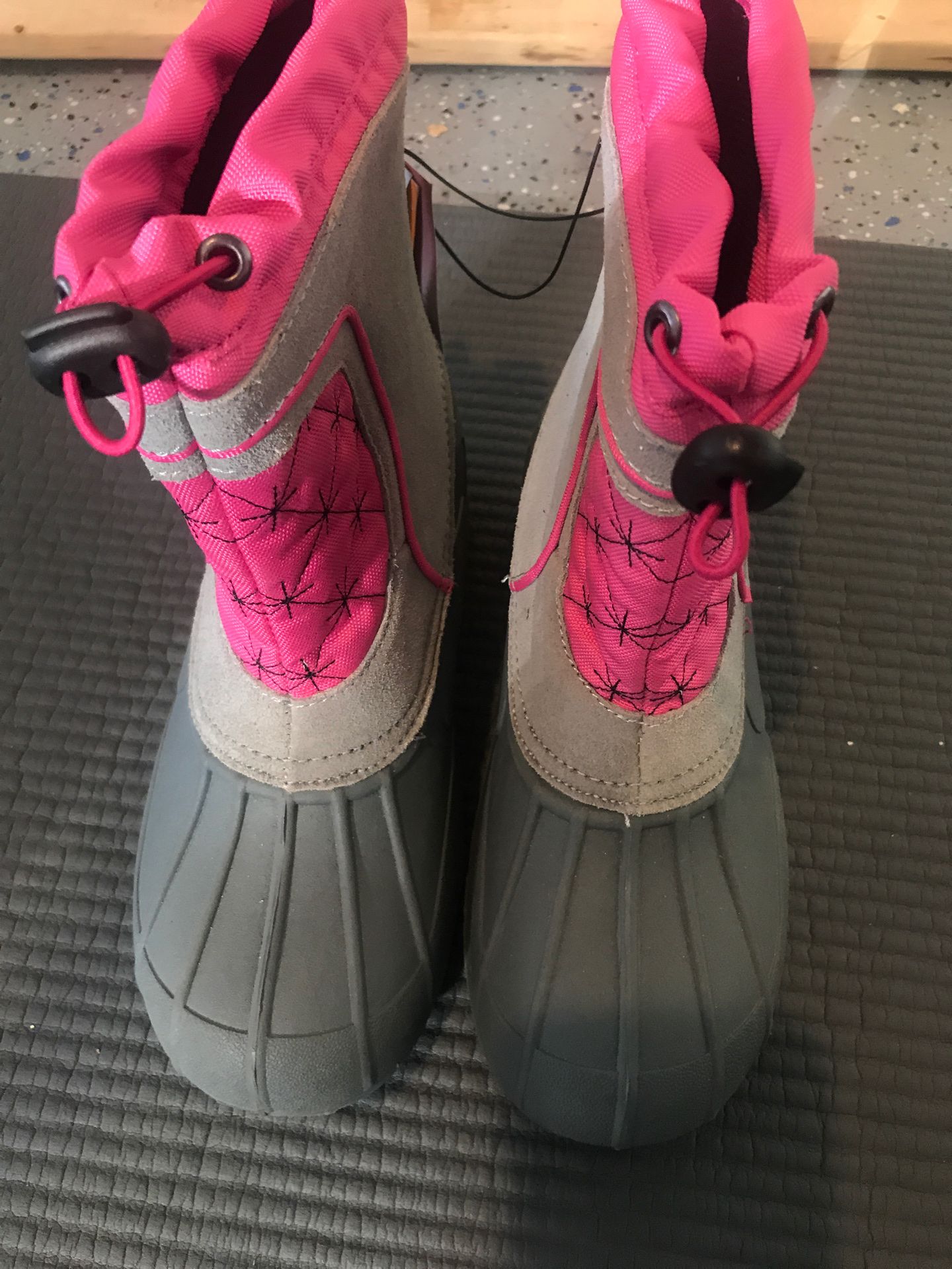 Girls boots