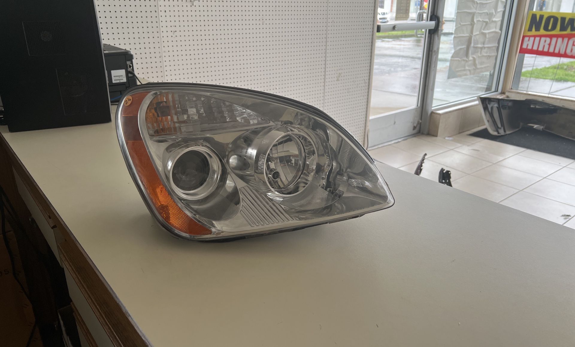2007 To 2010 Kia Rondo Headlight Passenger Side Assembly #24 FE203