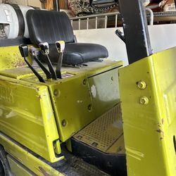 Forklift 