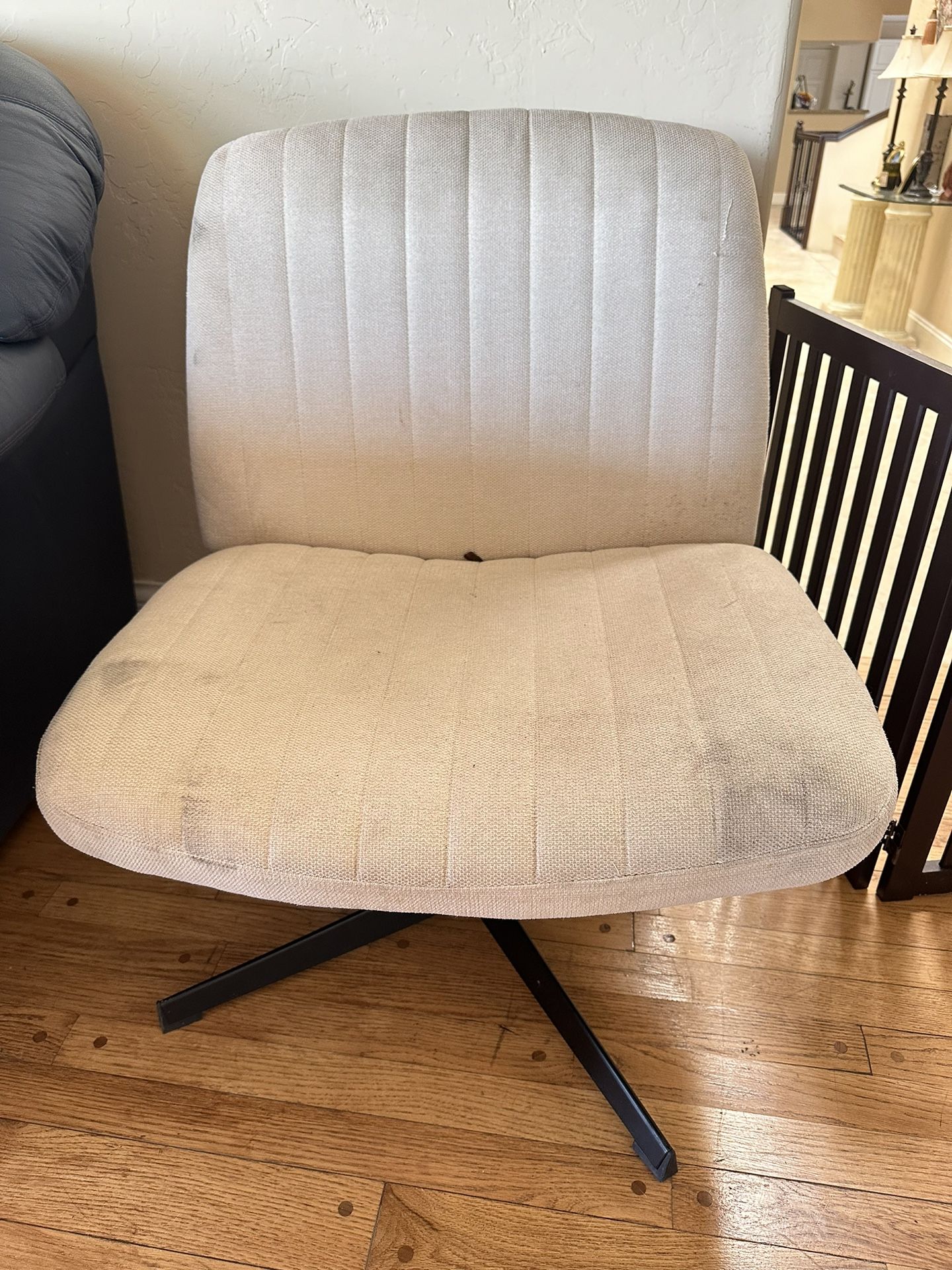Vanity/Desk Large Swivel Chair