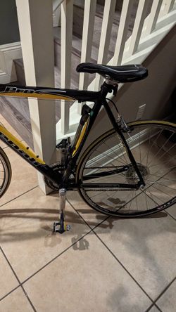 GMC DENALI Road bike Excellent for Sale in Quartz Hill CA OfferUp