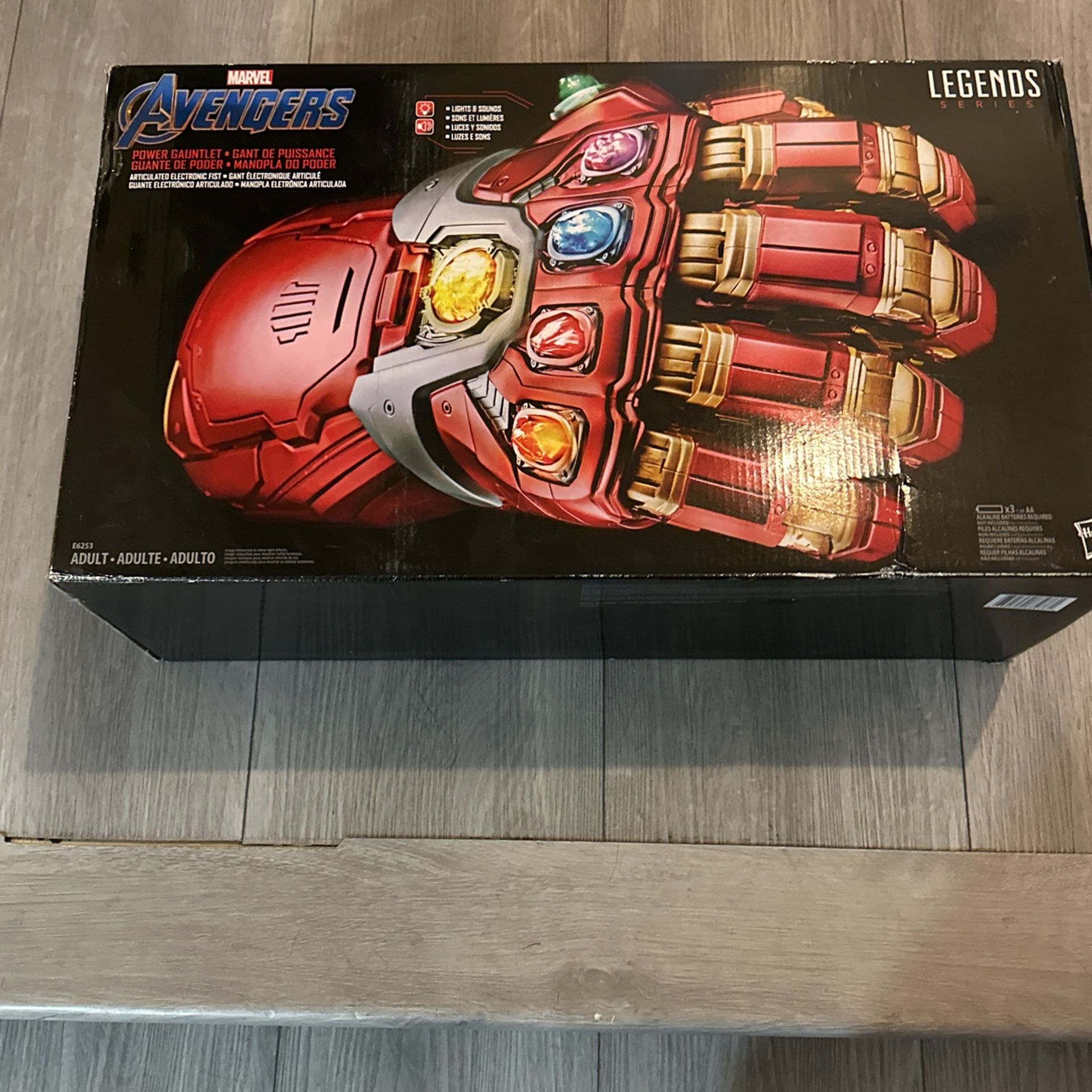 Avengers Marvel Legends Series Iron Man Nano Gauntlet Articulated Electronic Fist with Lights , Authentic Movie Sounds and Removable Infinity Stones