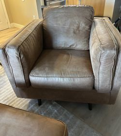 Living Room Chair With Ottoman