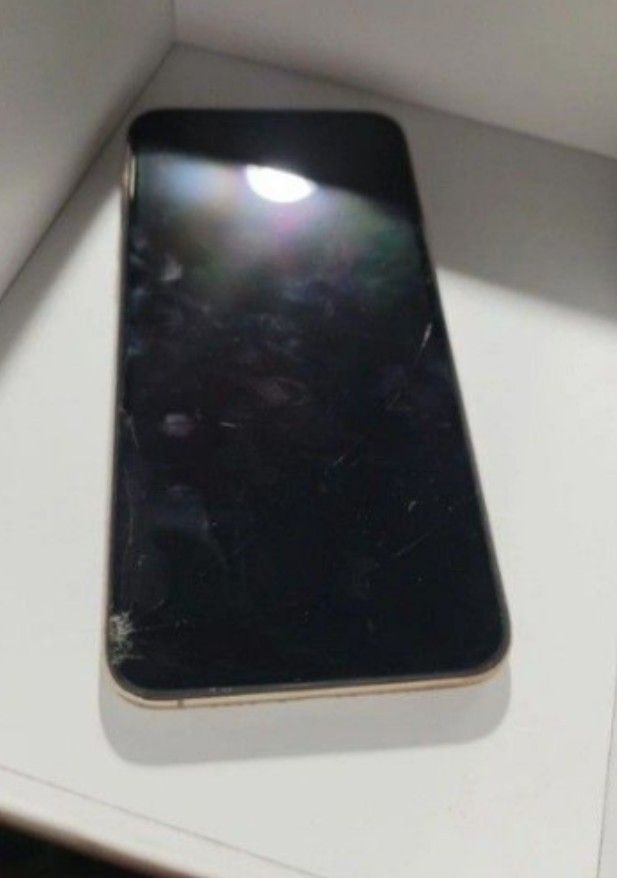 Iphone 11 Pro Max Ic Locked Cracks