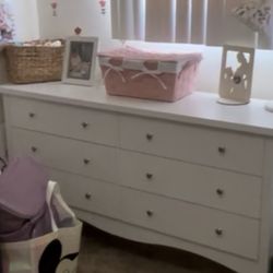 White 6 drawer dresser