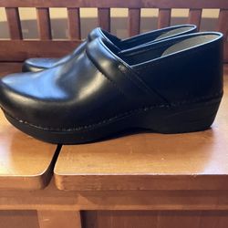 Dansko XP 2.0 Women’s Clogs