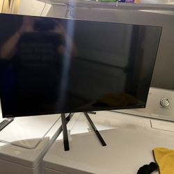 28 In Toshiba W/remote And Stand
