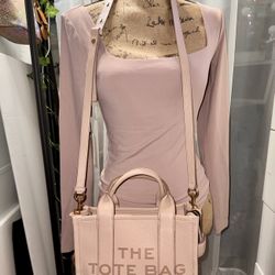 Aritzia Babaton Long Sleeve Bodysuit size M