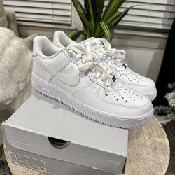 NEW Nike Air Force 1, Men's Size 11