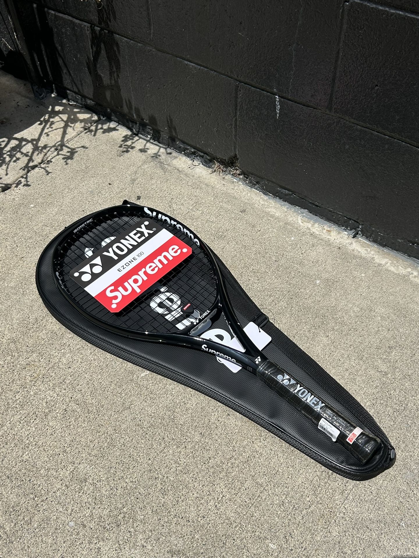Supreme Yonex EZONE 100L Racquet