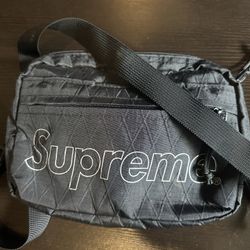 Supreme Shoulder Bag FW18
