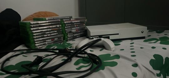 xbox 1 s with controller