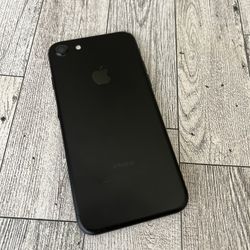 Apple iPhone 7 (32GB)UNLOCKED /DESBLOQUEADO  For All Carriers  🔥