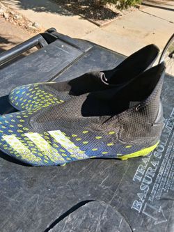 !! Men's Cleats Adidas Size 11 Adult