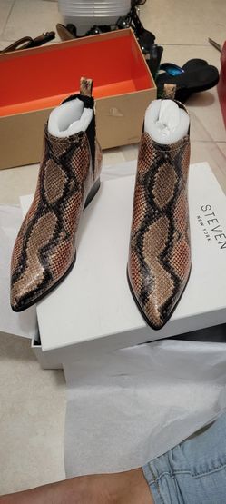 Steve Madden Snake Skin Booties,  Size 6.5
