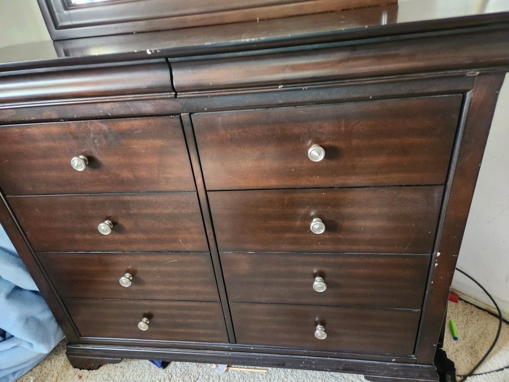 Nice Dresser 