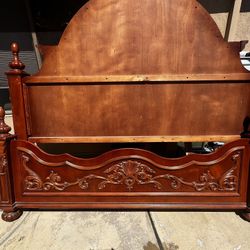 King Size Headboard &bedframe & Mirrored Dresser