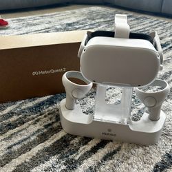 MetaQuest 2  256GB Virtual Reality Headset & charging Stand