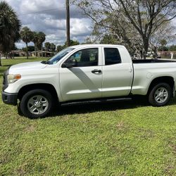 2014 Toyota tundra