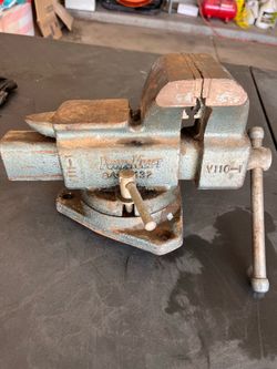 Heavy Duty Bench Vise w/ Swivel Base