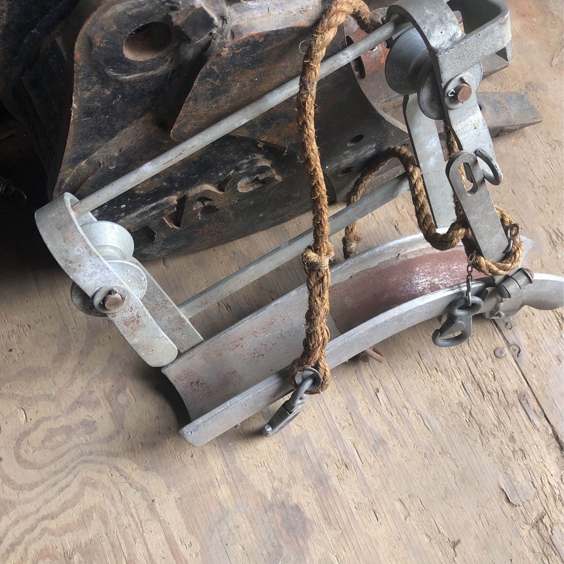 Cable/conduit Pulling Guide