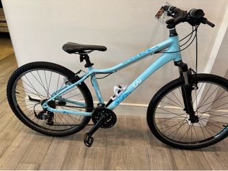 Woman’s Giant Liv Small Bike Fun Trails Commuter Tuned Ready/Ride