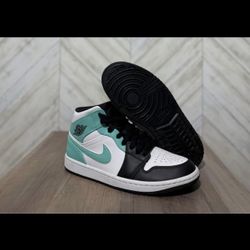 Air Jordan 1 Mid Women's Size 8 - Teal/Black/White - Great Condition