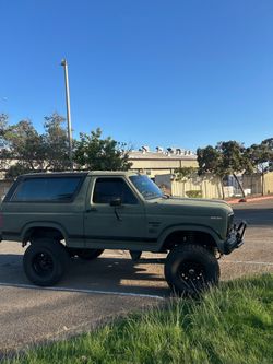 Ford Bronco Full-Size Lifted 4x4