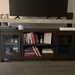 Entertainment Center/ TV Stand