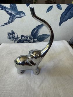 Elephant Ring Holder