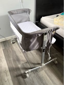Bassinet + covers