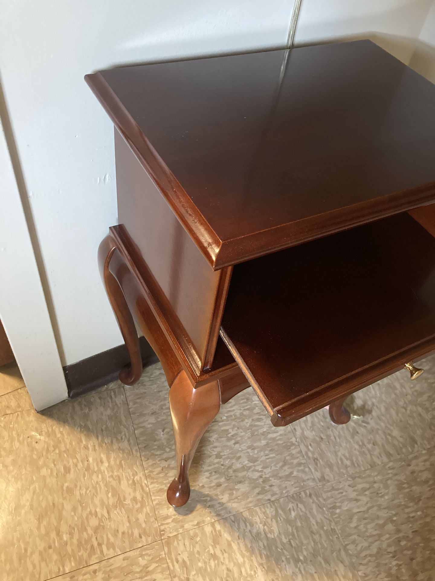 Accent Table