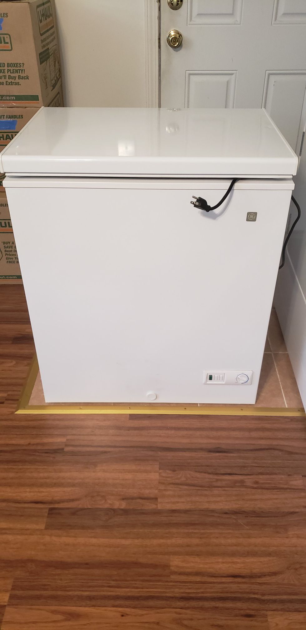 Chest freezer..5.0 cubic feet General Electric
