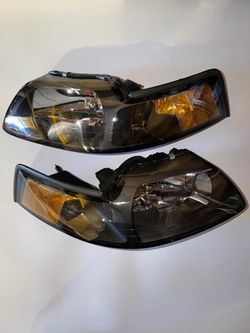 99-04 Ford Mustang Black Amber Headlights