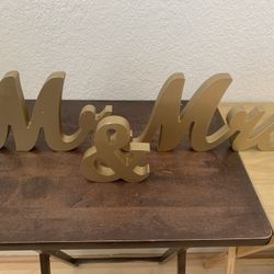 Mr. & Mrs. Sign 