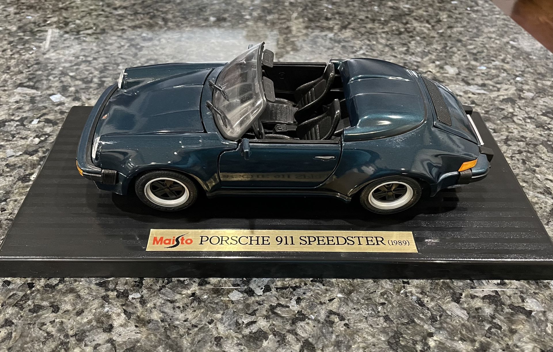 Reduced***Rare Maisto Limited Edition 1989 Porsche 911 Speedster 1