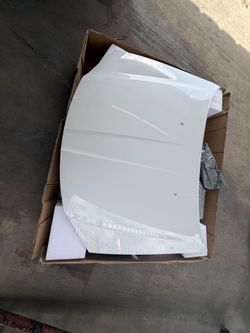 Chrysler hood, white