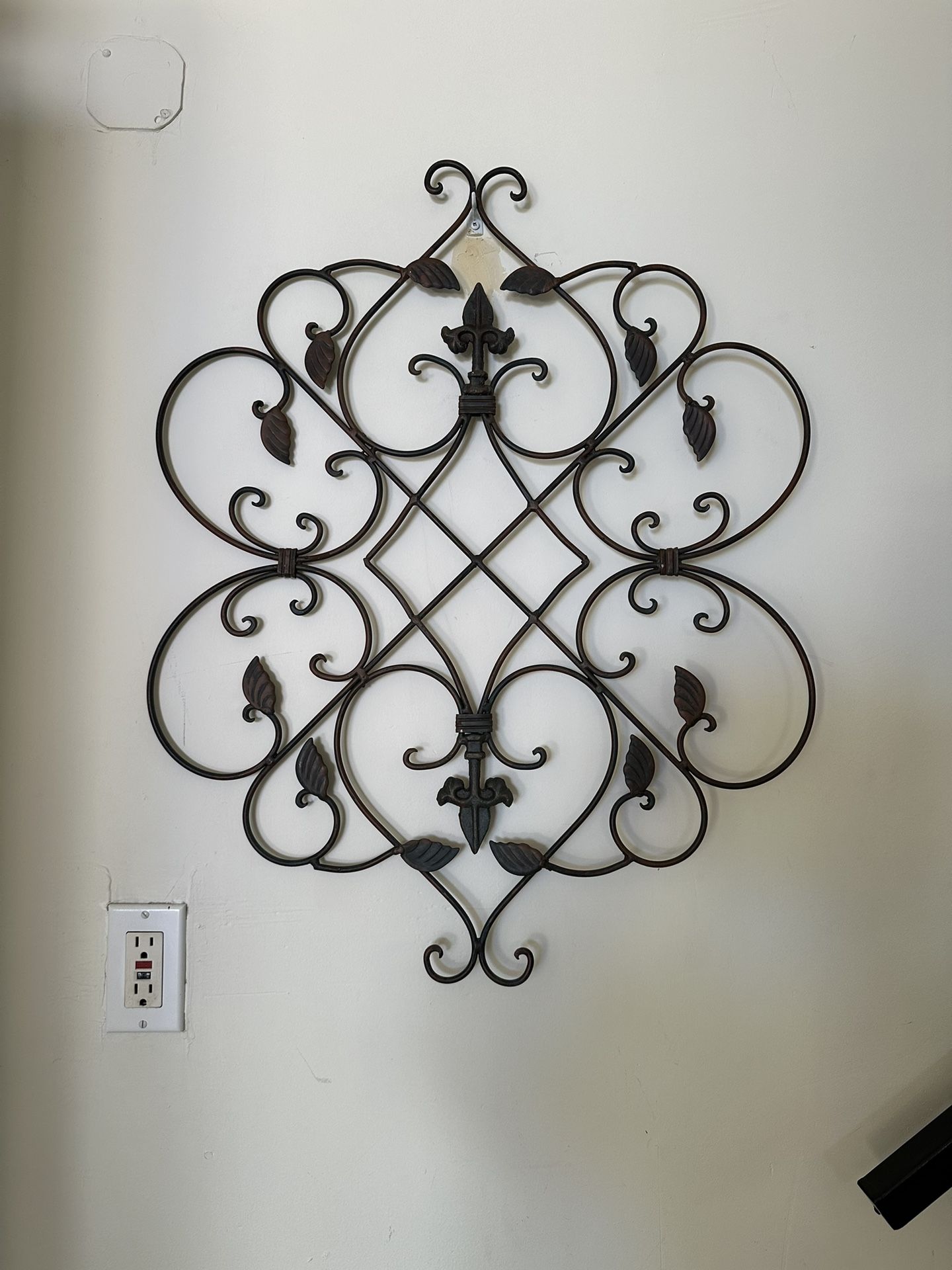 Metal Scrollwork Wall Decor