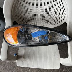 99-05 Pontiac Grand Am Passenger Side Headlight 