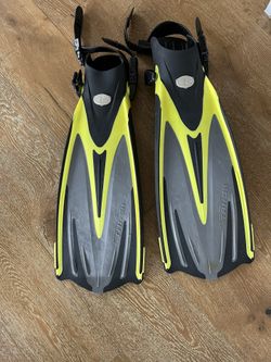 Nice Tusa Fins