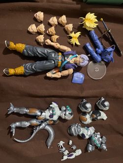 Shfiguarts trunks with extras
