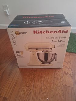 KitchenAid Artisan Series 5-Quart Tilt-Head Stand Mixer in Almond Cream