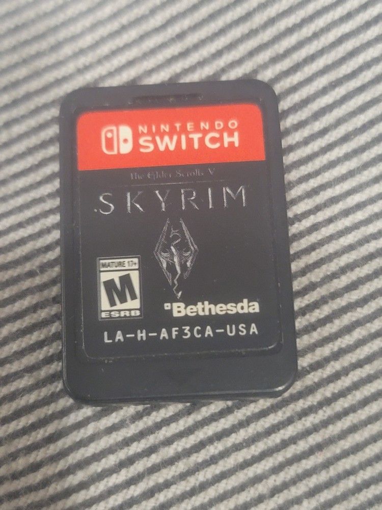 NINTENDO SWITCH SKYRIM 