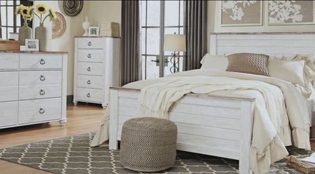 5-Piece Queen Willowton Bedroom Set
