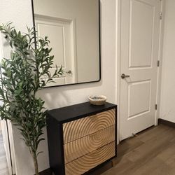 Farmhouse 3 Drawer Set With Mirror 