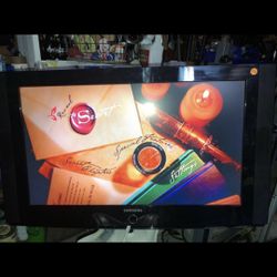 Used ~ works like a champ I also used it as a monitor Comes with original remote