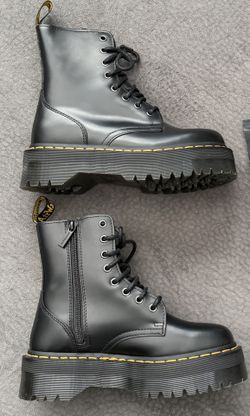Dr. Martens Jadon Boots Smooth Leather Platforms - Size 6 US M / Size 7 US L - New Condition and Never Used. 