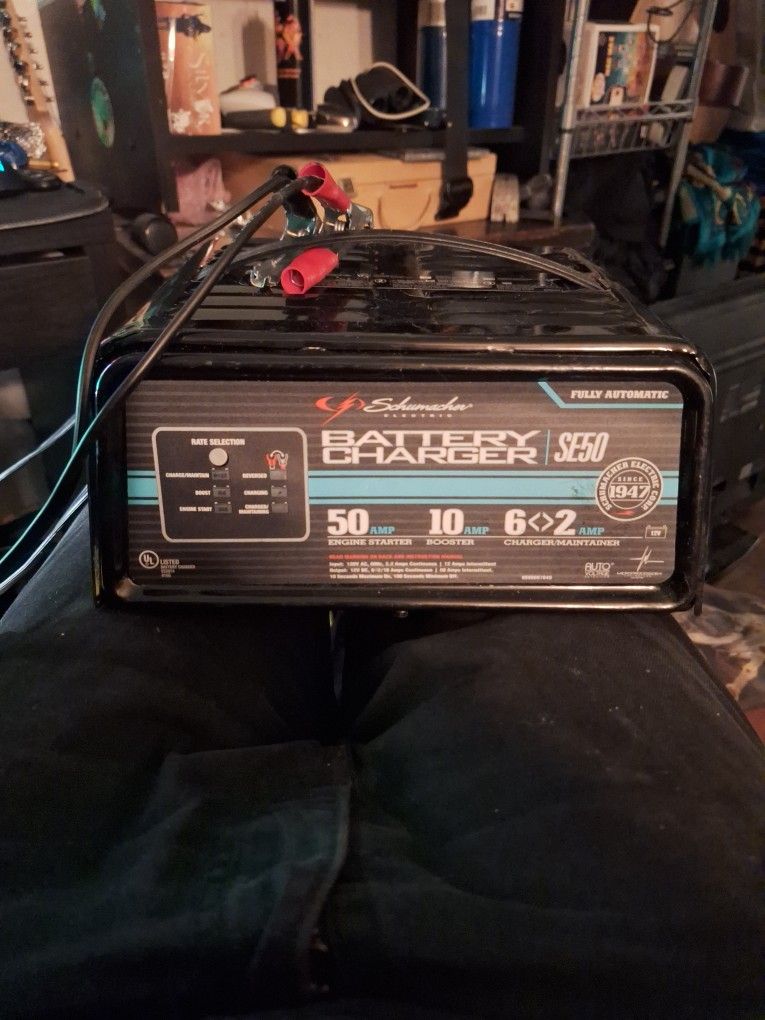 50 Amp Schumacher SE50 Battery Charge/Engine Starter
